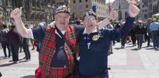 Scots Fans Lose Luggage on Way to Euros: Stuck in Kilts for 2 Weeks Lost Luggage Leaves Scots Fans Stranded in Kilts at Euros news-15062024-003019