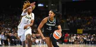 Chicago Sky Defeat Indiana Fever in Thrilling Comeback with Angel Reese and Caitlin Clark Double-Doubles news-24062024-110609