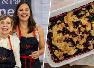 Jennifer Garner and Mom Pat’s Blackberry Cobbler Recipe on TODAY news-27062024-230347