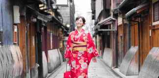 Kimonos Are the Ultimate Fashion Power Move—Here’s Why kimono, kimono dress, kimono robe, kimonos, japanese kimono, kimono party